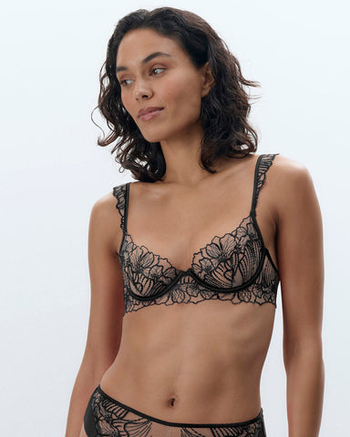Amarosa Floral Embroidered Bra Black